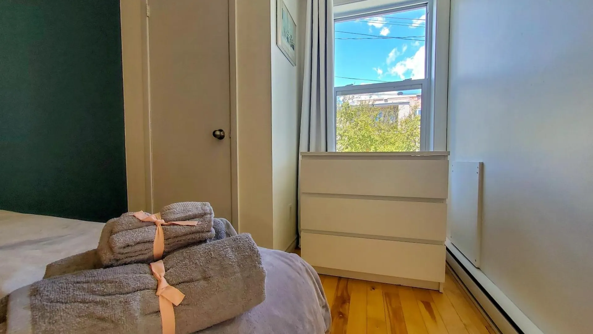 Les 300S 3E Avenue Apartment Quebec City 0*,
