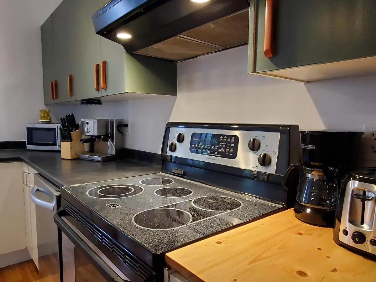 Les 300S 3E Avenue Apartment Quebec City 0*,